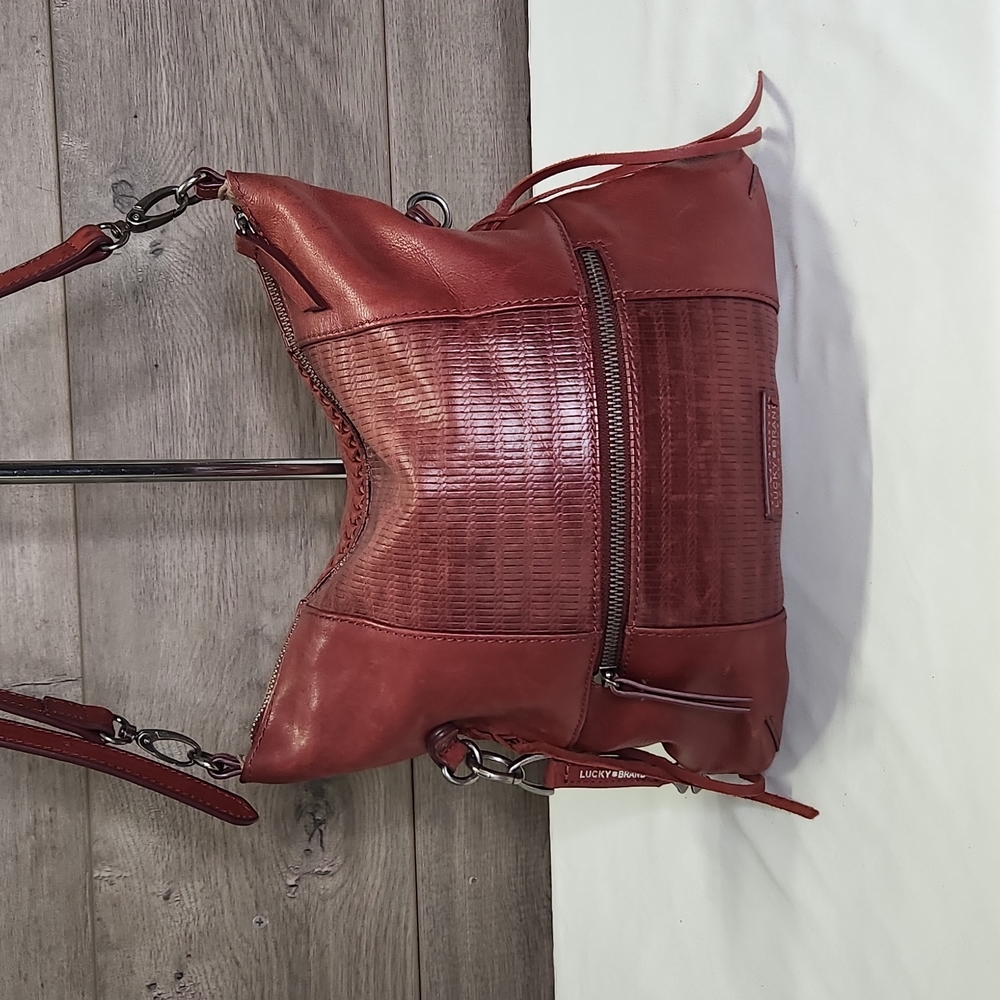 Leather Shoulder Bag in Dark Red - Brighton